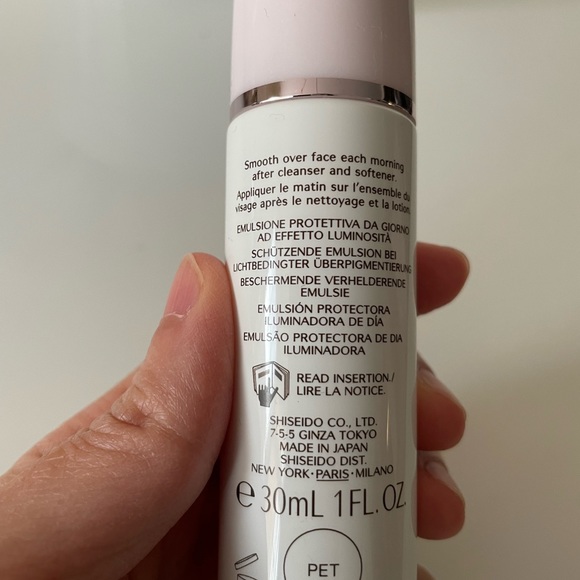 Set of 2 Shiseido White Lucent Brightening Emulsion with SPF 15 - Picture 3 of 3